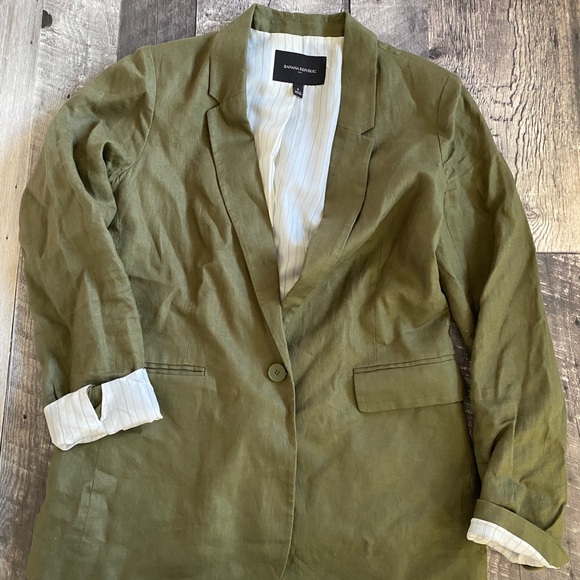 Banana Republic Jackets & Blazers - BANANA REPUBLIC LINEN BLAZER - Size 6